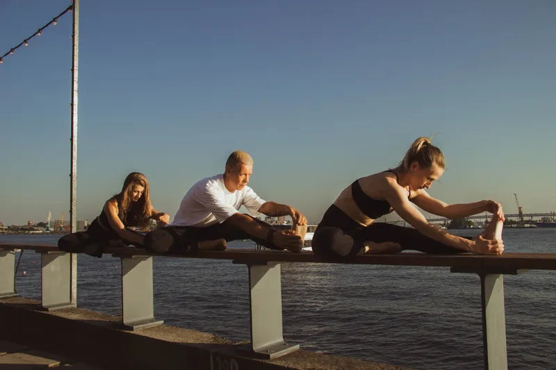 Подвижность — занятие YogaCore
